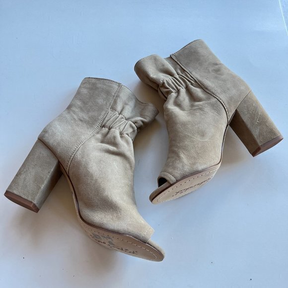NEW‎ SPLENDID Rayna Suede Peep Toe Camel Bootie Ankle Boots Heeled Womens - Picture 8 of 9